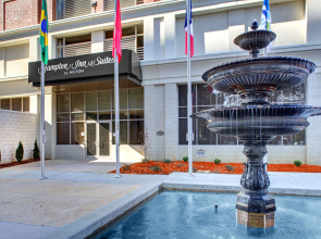 Hampton Inn & Suites Roanoke-Downtown