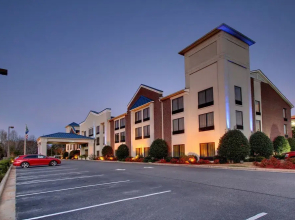 Holiday Inn Express Dahlonega