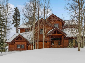 Waterdance House 4 Bedroom Home by RedAwning