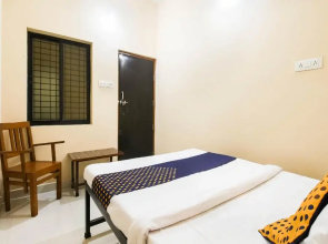 Hotel Rr Inn by OYO Rooms