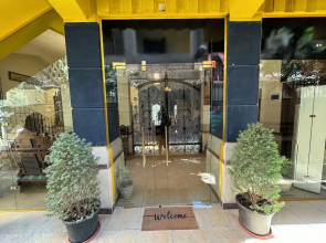 Osiris pyramids view inn