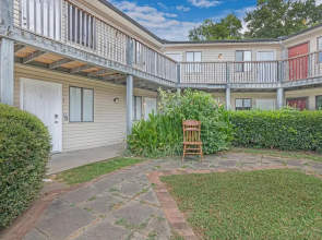 Spacious Studio Apartment Near Botanical Gardens