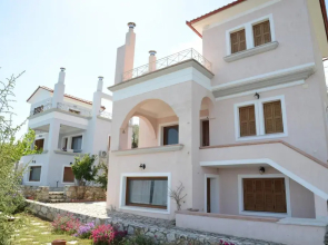 Goddesses Villa 2 in Nies