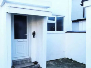 4 bed Studio in Rhyl With Parking - Close to Beach
