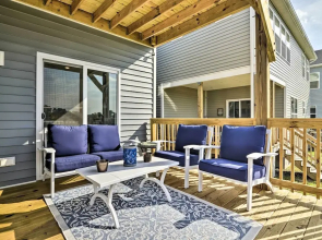 Waterfront Paradise w/ Deck ~ 1/2 Mi to Beach