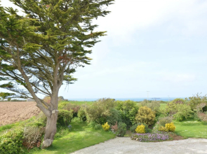 Spacious Apartment in Saint Merryn With Garden