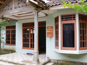 IS Homestay
