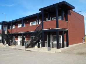 Hinton Highway Inn
