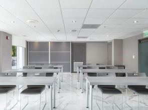 Fortune House Hotel Suites