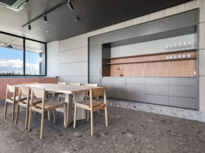 Charming 1-bed With Rooftop Access & Parking