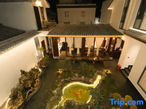 Yuying Pavilion - Designer Homestay (Weishan Ancient Town Branch)