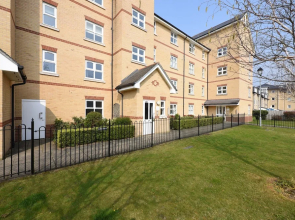 Haldane Lodge 2-Bedroom Flat
