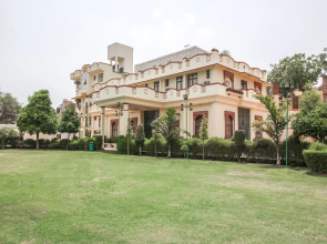 OYO 15425 Hotel Royal Heritage