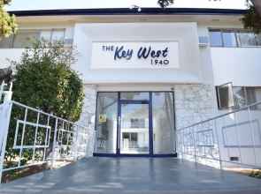 Hollywood Business Suites