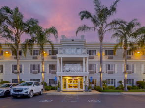 Best Western Luxury Inn