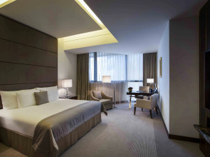 Bab Al Qasr Hotel