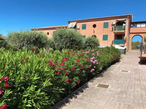 Apartment - Sleeps 2 & Swimming Pool