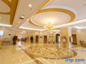 Vienna Hotel (Huichun )
