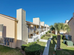 Balcony & Pool Access: Condo in Galveston!
