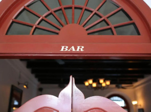 Royal Bar & Hotel
