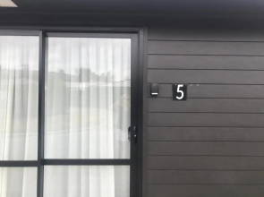 5 - Delightful Space in Tranquil Neighbourhood, Close to the Lake