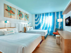 Universal's Endless Summer Resort - Surfside Inn and Suites
