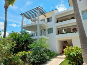 1 Br seaside Penthouse close to amenities