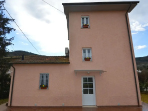 Casina di Andrea With Above Ground Pool, Capannori