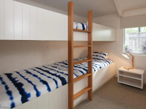 Belmore Terrace Perfect Pad Just 100 metres to the beach
