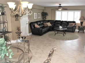 Jamaica Royale - 405 - 2 Br Condo