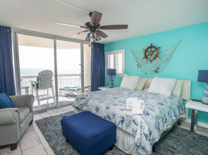 0712 Waters Edge Resort 3 Bedroom Condo by RedAwning