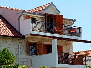 Central Apartment in Okrug Donji near Beach