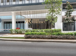 Reizz Residence