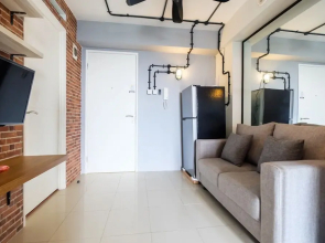 Vintage 2BR Bassura City Apartment