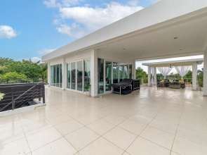 Luxury and Playful 5 Bed Pool Villa - CC