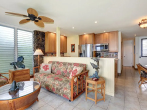 Pikake #a6 2 Bedroom Condo by RedAwning