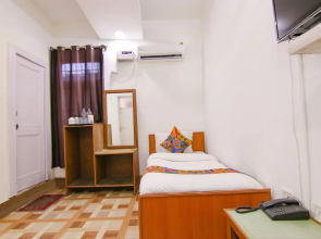 Fabhotel Sunita'S
