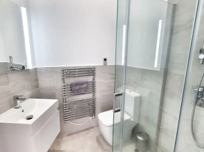 Urbane Spacious Executive Apartment