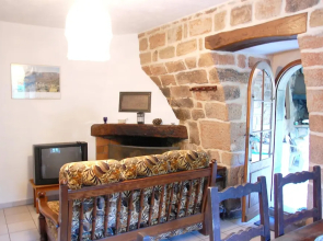 House With 3 Bedrooms in Chambonas, With Pool Access and Furnished Gar