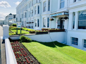 Four Oaks Hotel