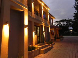 VJ's Guesthouse and Restaurant