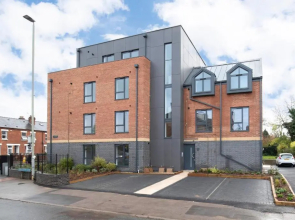 Elliot Oliver - Stylish Loft Style 2 Bedroom Apartment With Parking