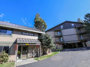 Crestview 25 Convenient Location near the Village and Lifts, Pet-Friendly by RedAwning