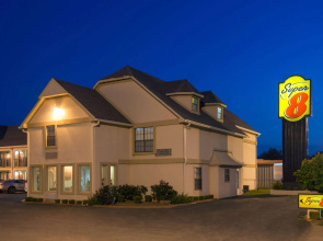 Super 8 by Wyndham Enid