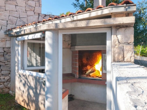 Awesome Apartment in Splitska With 2 Bedrooms and Wifi