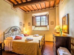 Beautiful apartment in Montaione with Outdoor swimming pool, WiFi and 2 Bedrooms