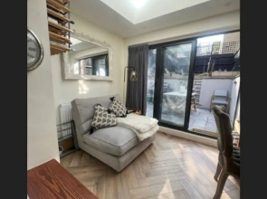 3 Bed Home - Sleeps 6, Garden, Pets and Very Central