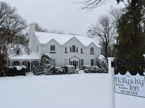 The Holly and Ivy Inn