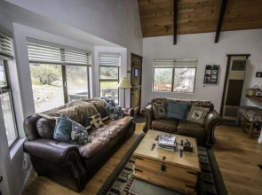 Alpine Haus - 3 Br home by RedAwning