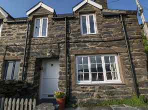2 Bwth Mawr
